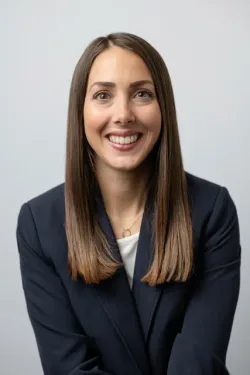 Portrait corporatif de Roxanne Hébert Directrice générale de la Coalition