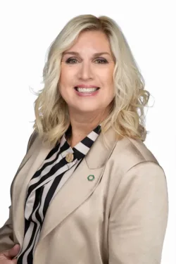 Portraits corporatifs Dominique Raiche - Directrice générale Caisse Desjardins