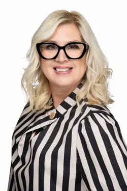 Portraits corporatifs Dominique Raiche - Directrice générale Caisse Desjardins