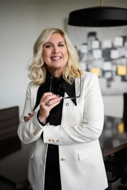 Portraits corporatifs Dominique Raiche - Directrice générale Caisse Desjardins